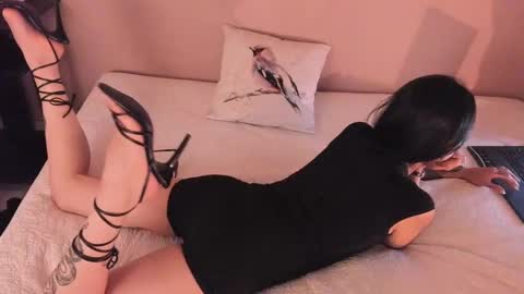 phoenixx_x online show from January 24, 3:11 am