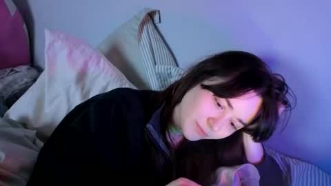 PilloGoddess online show from June 3, 11:22 am