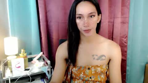 lucyLove online show from April 14, 3:28 am