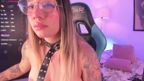 KELLY  online show from September 30, 1:55 am