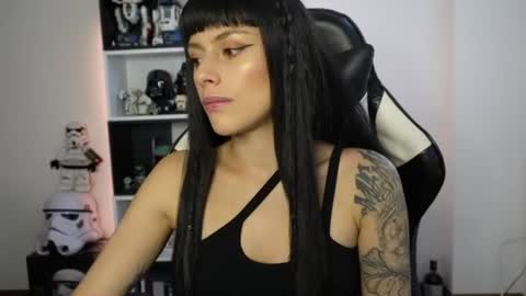 Emily online show from August 6, 6:48 pm