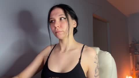 pinkdollylovv online show from April 28, 7:40 pm