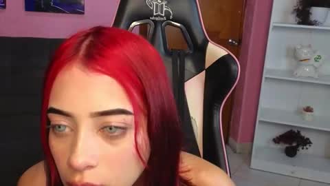 pinkygirl20 online show from February 18, 3:49 am