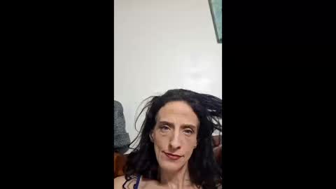 Samantha Pitts online show from April 27, 4:31 am