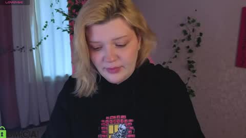 Polly online show from May 22, 1:36 am