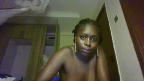 prettydulce online show from April 21, 3:13 am