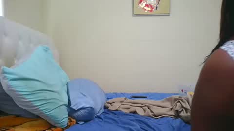 prettylondond online show from July 17, 9:29 pm