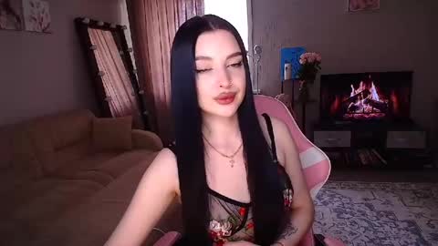 princessamira1 online show from April 18, 8:17 am