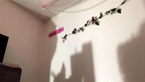 princesssnowflk84 online show from April 22, 1:57 am