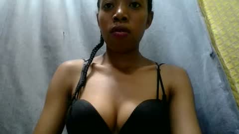 prisca880319 online show from May 22, 10:46 am