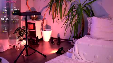 Emily online show from June 25, 3:28 am