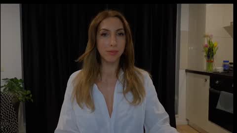 Isabelle online show from March 4, 7:09 pm