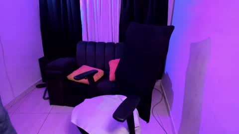 MEGANNNN online show from May 21, 3:59 am