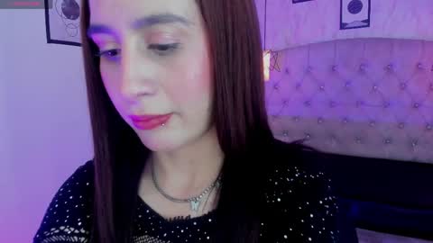 pynky_berry online show from May 26, 2:44 am