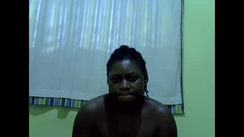 queen_diva01 online show from April 28, 7:01 am