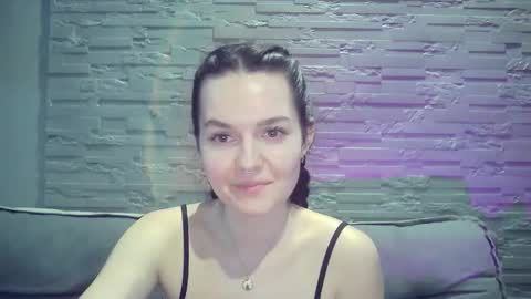 QueenOfModels online show from January 10, 2:11 pm