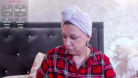 raelledarkstar online show from February 9, 11:45 am