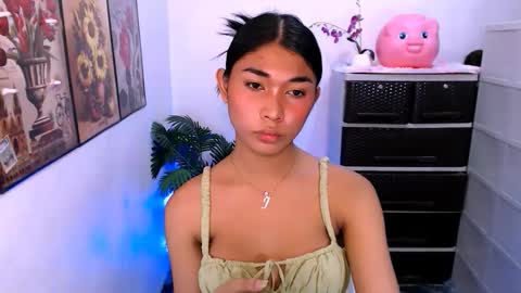 raindrizzle1706 online show from March 11, 4:31 pm