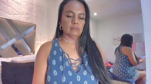 Raquel Moore  online show from March 19, 3:49 pm