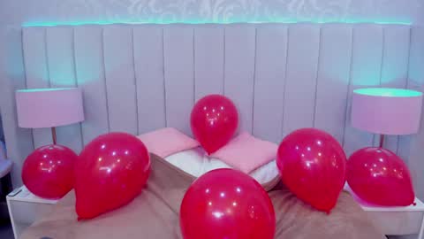 Ravenfox  online show from April 10, 6:30 am