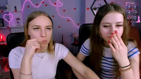 rebecca_smile_ online show from March 4, 1:17 pm