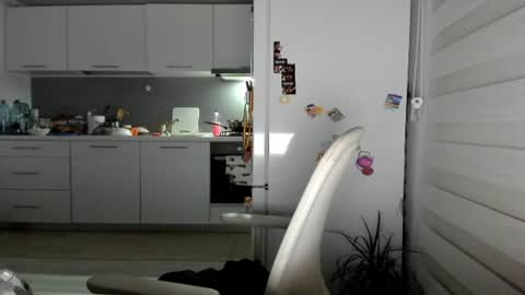 Lolanaturalred online show from March 11, 7:05 pm