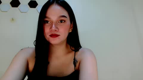 Rei online show from May 22, 1:31 pm