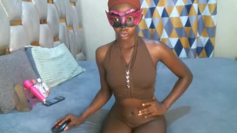 remmyqueen online show from May 6, 6:28 am