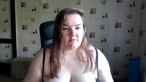 renataoia online show from June 25, 3:13 pm