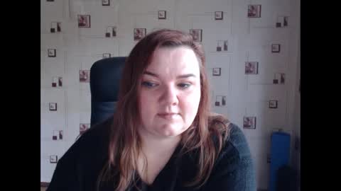 renataoia online show from April 19, 8:47 am