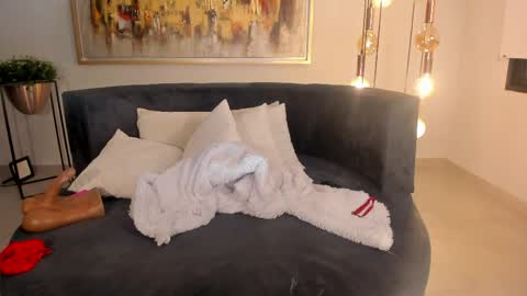 Renata Reyes online show from May 13, 2:28 am