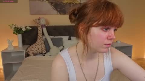 reneefoxy_ online show from June 9, 1:27 am