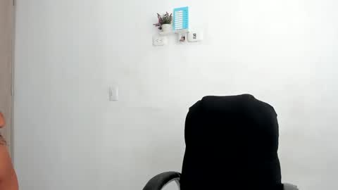 RENELL online show from February 8, 2:38 pm