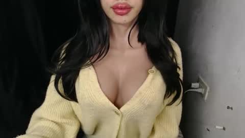 Lyn online show from February 20, 6:19 am