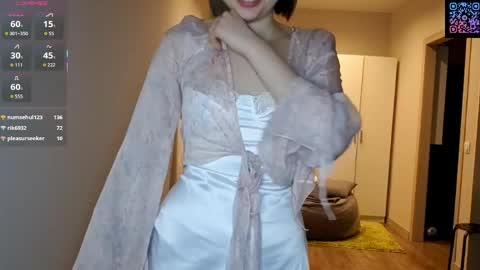 Luna online show from April 2, 7:33 pm