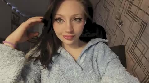 Nicole online show from April 22, 2:47 pm