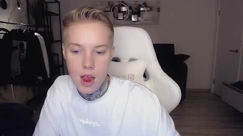 Roni online show from February 10, 11:34 pm