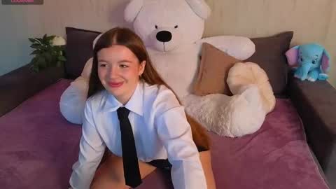 roraline_lov online show from April 11, 3:27 pm