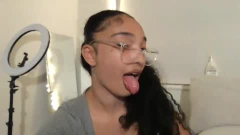 Rosalina online show from March 4, 7:26 am