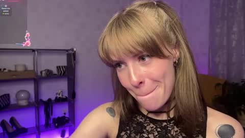 RoosaMoore online show from May 16, 3:33 pm