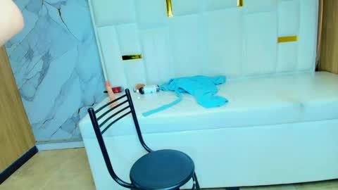 Roxy online show from April 16, 8:08 pm