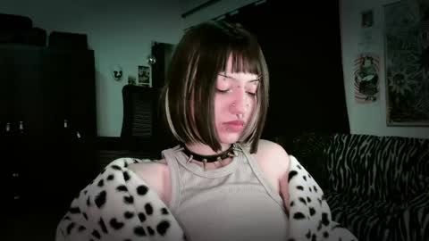 Roxy Independient model Help me to reach 50 thumbs up online show from May 15, 11:29 pm