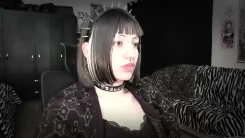 Roxy Independient model Help me to reach 50 thumbs up online show from July 1, 12:32 am