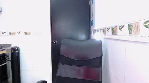 ruby_your_milf online show from March 11, 6:54 pm