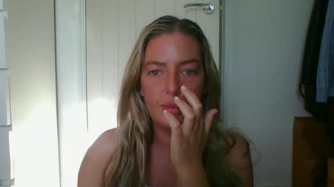 rubyredxxxoxxx online show from July 4, 7:04 am