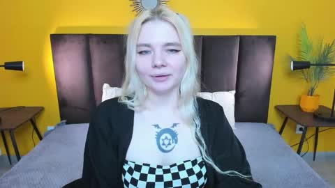 ruthbryant online show from May 19, 1:12 am