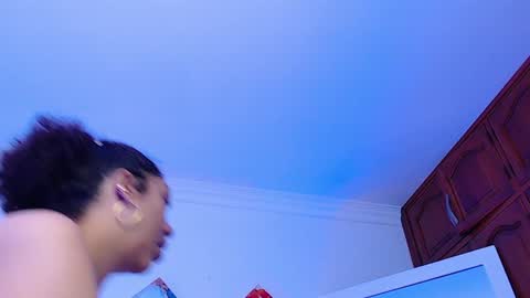 Hanna  online show from February 7, 1:22 pm