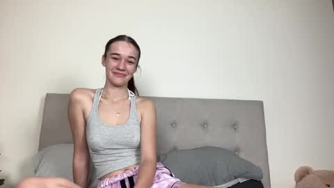 urs xxx content in my bio online show from April 18, 2:25 am