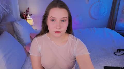 Trisha and Vincent online show from January 11, 8:25 pm