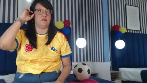 Sallydickinson online show from June 26, 3:35 pm